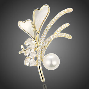 brošňa lístok s perlou a čírymi zirkónmi