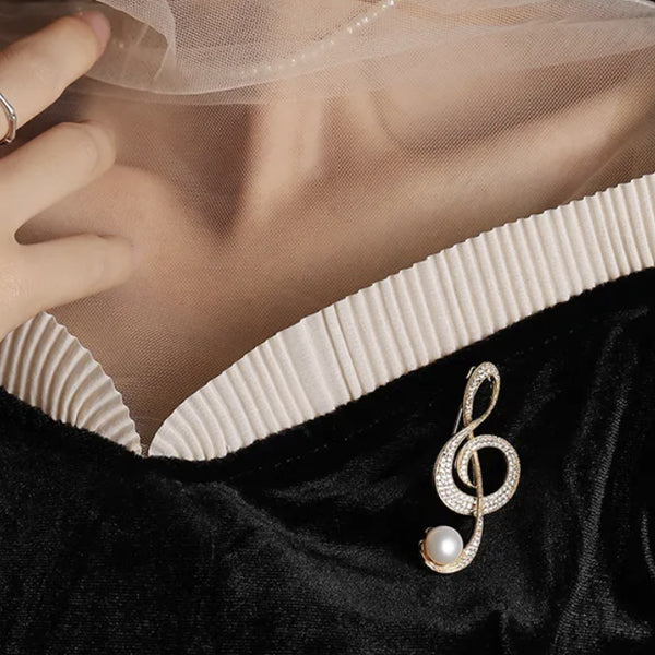 Brošňa huslový kľúč s pravou perlou Virtuosse