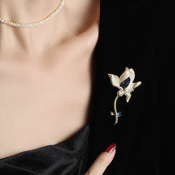 Brošňa luxusná modrý kvet Jasmine