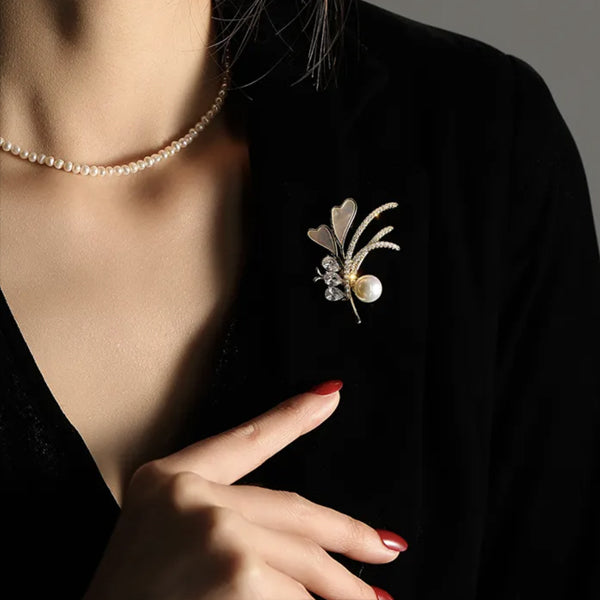 Brošňa lístok s perlou Vanessa