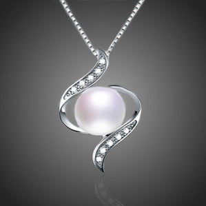 náhrdelník s retiazkou a bielou riečnou perlou