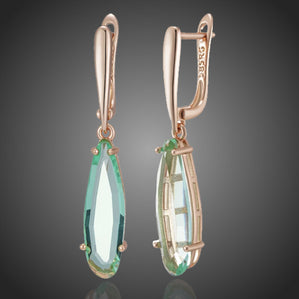 náušnice visiace kvapky so zelenými zirkónmi