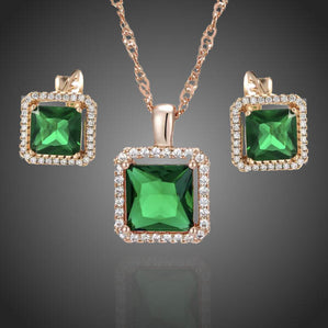 elegantný set bižutérie kocky so zeleným zirkónom pozlátený