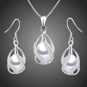 Set s bielymi riečnymi perlami AlaBella