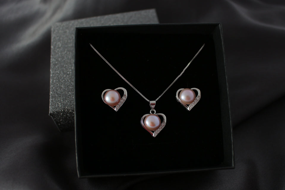 Set so srdcom s ružovými riečnymi perlami Lucianes