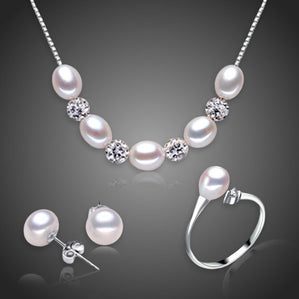 Set s bielymi riečnymi perlami Giova Trio
